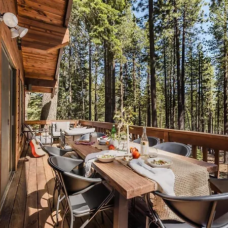 Tarly - Serene Cabin W Two Patios & Hot Tub In Incline Village